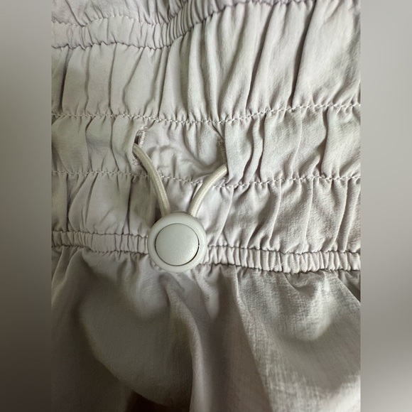 Lululemon Sights Seen Sweat Wicking Jacket in Iced Lilac No Bulk Lightweight - Picture 6 of 11